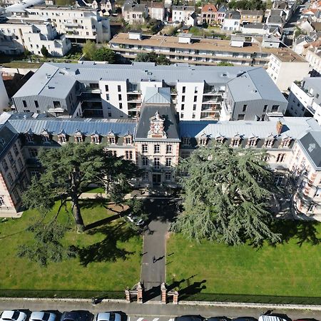 Residence Services Seniors Montana Chartres Bagian luar foto