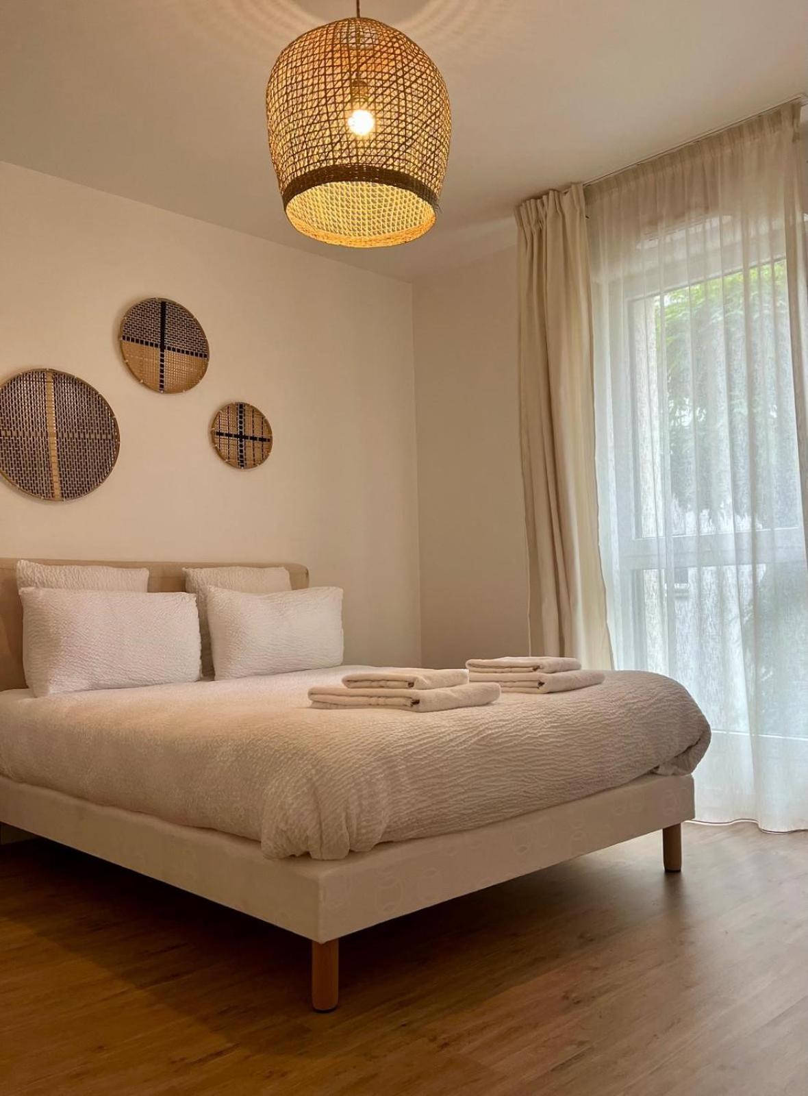 Residence Services Seniors Montana Chartres Bagian luar foto